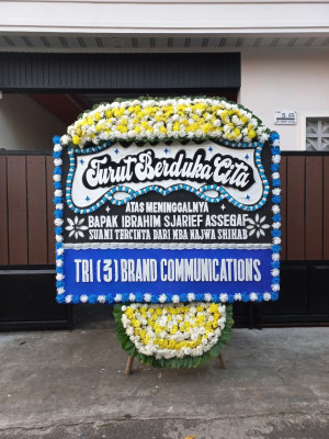 Papan Bunga Duka di Karangjaya